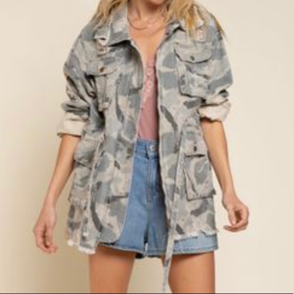 NWT Boutique Camo Print Vintage Distressed Twill Utility Jacket